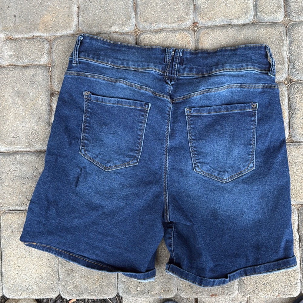 Women’s Jean shorts - Picture 2 of 2